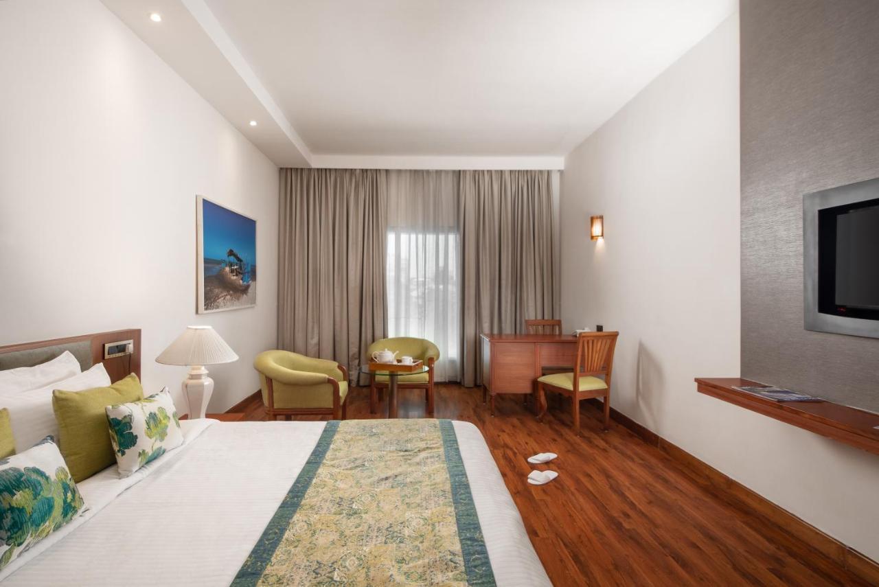 The Avenue Regent Otel Kochi Dış mekan fotoğraf