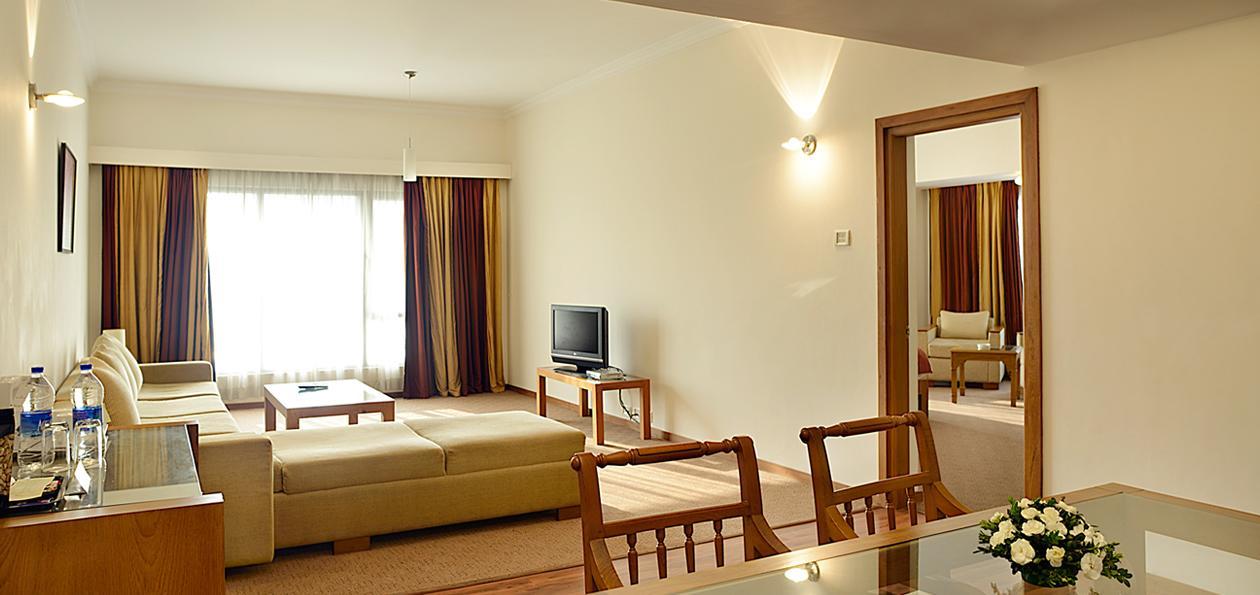 The Avenue Regent Otel Kochi Dış mekan fotoğraf